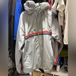 Nike Men's Gray Windbreaker with Red Accents- Vintage